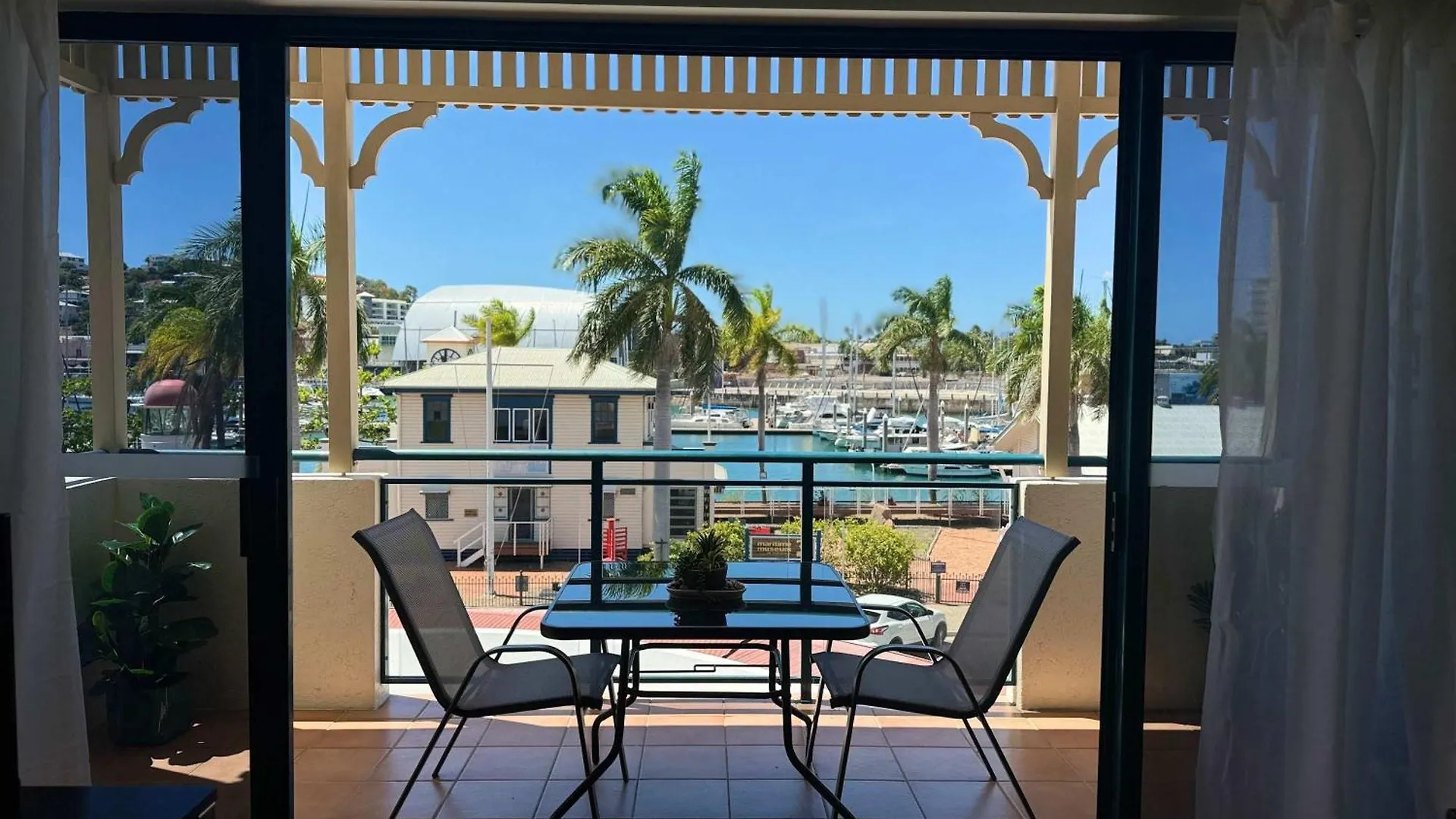 The Anchorage Escape Apartment - Steps Away From City, Ferry And Stadium Townsville