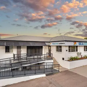 Seaside Townsville- Right Next To Coles, 2 Mins Walk To & Cbd- Passport Required Hostel